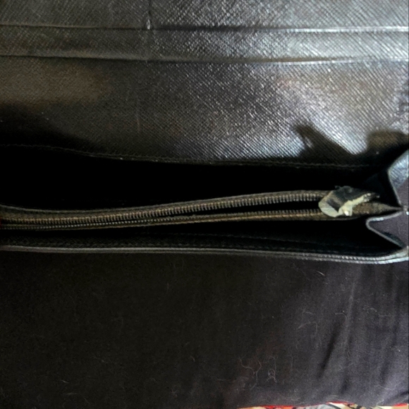 Prada Black Tri-Fold Wallet Tessuto Nylon out, Leather In! Exceptional condition - Picture 5 of 5